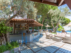 Risus Garden Marina Hotel