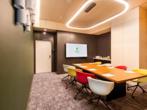 Отель Holiday Inn Yerevan Republic Square, an IHG Hotel