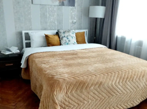 Uyutnye i Vmestitelnye u Samogo Metro Akademiya Nauk Apartments