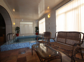 Отель Максимус