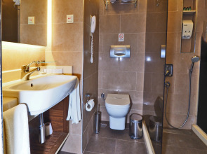 Отель Bulvar Palas Old City