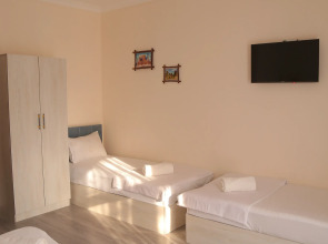 Отель Ideal Best Tour