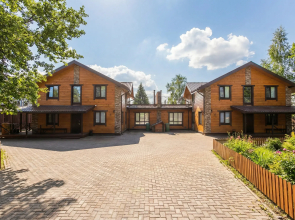 S Russkoy Baney I Basseynom Private house