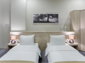 Отель Marx Hotel