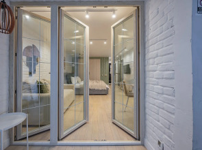 Апартаменты в Центре на Невзоровых 7 Сова-Дом