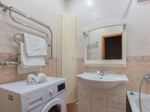 Квартира двухкомнатная Stepanenkov в центре на Маслякова 9