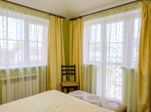 Отель Славия