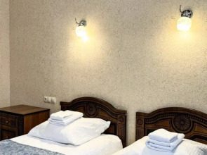 Отель Кавказ