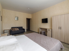 Отель Платон