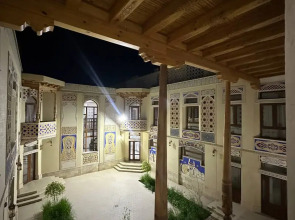 Отель Ayvan Plaza