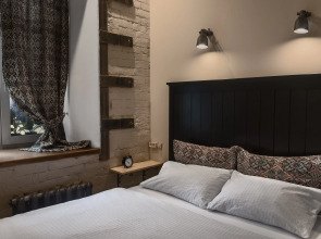 Отель Brick Walls Hotel