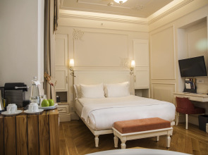 Отель Corinne Art & Boutique