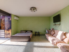 Квартира PrezentHaus на Чичканова 70б