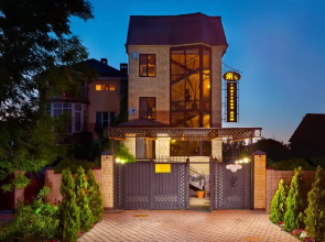 M+ Guest House
