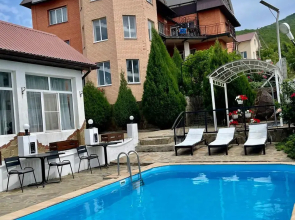 Avrora Khills Guest House