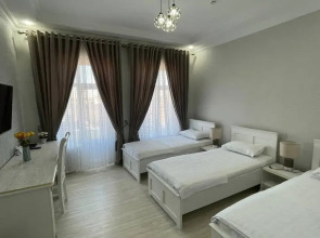 Отель Izumrud Palace