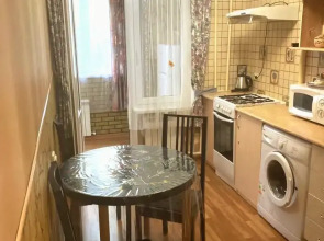 Апартаменты Широкая 34