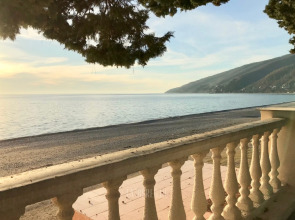 Курортный отель Лазурный берег