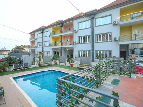 Triple 9 Pool & Spa Apart-hotel