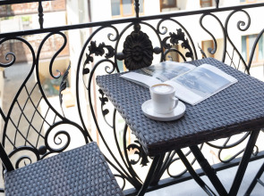 Апартаменты Red Apartments Вальс апартамент Клод