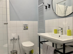 Апартаменты UzorApart Дизайнерская квартира на набережной, один шаг до моря