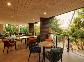 Отель Beach Hotel Dhigurah