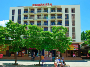 Gostinichniy Kompleks Emerald Hotel