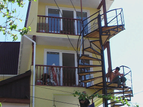 Kavkazskaya Plennitsa Hotel