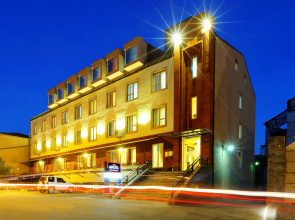 Отель Minotel Barsam Suites