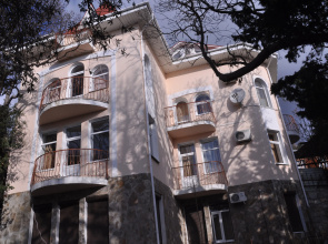 Yacht Club Hotel