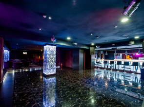 Отель Goldman Empire