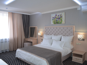 Apriori Hotel