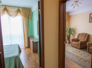 Санаторий Курортная Поликлиника им. Н.И. Пирогова с Пансионатом с Лечением Искра