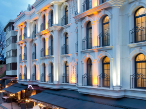 Sura Design Hotel and Suites 
