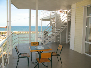Melaniya Guest House