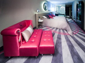 Sura Design Hotel and Suites 