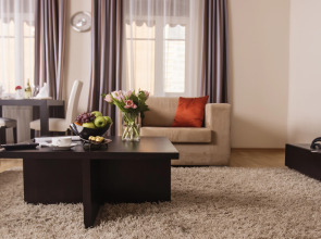 Апартаменты Senator Victory Square