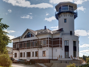 Wardenclyffe Volgo-Balt Art Hotel