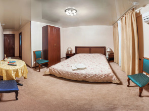 Гостиница Каштан