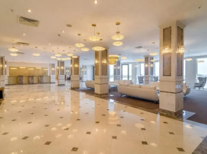 The Grand Gloria Отель