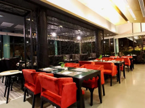 Отель Z Through by The Zign