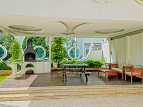 2+1 Na Pervoy Linii Morya Yekta Queen Apartments