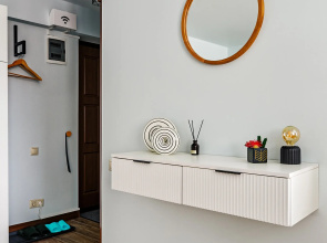 Апартаменты Butyrsky Cozy with Terrace, Parking and King-size Bed