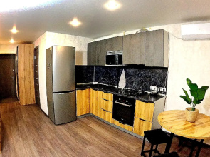 Uyutnaya Studiya S Lodzhiey Na Pervom Etazhe Flat
