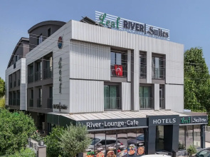 Leaf River Suites Hotel