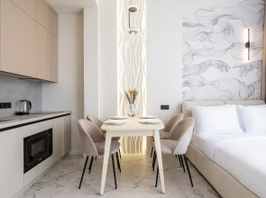 Апартаменты Red Apartments Арт Лайт Сити Микеланджело