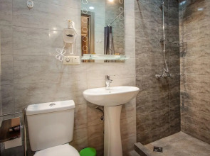 Отель Toma's House