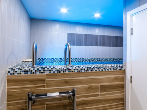 Гостевой комплекс с баней Вверх