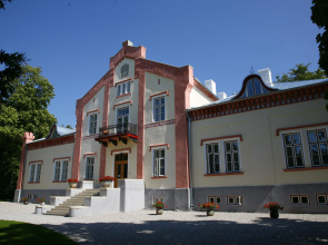 Padaste Manor