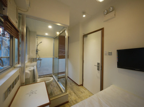 Panda's Hostel - Moment